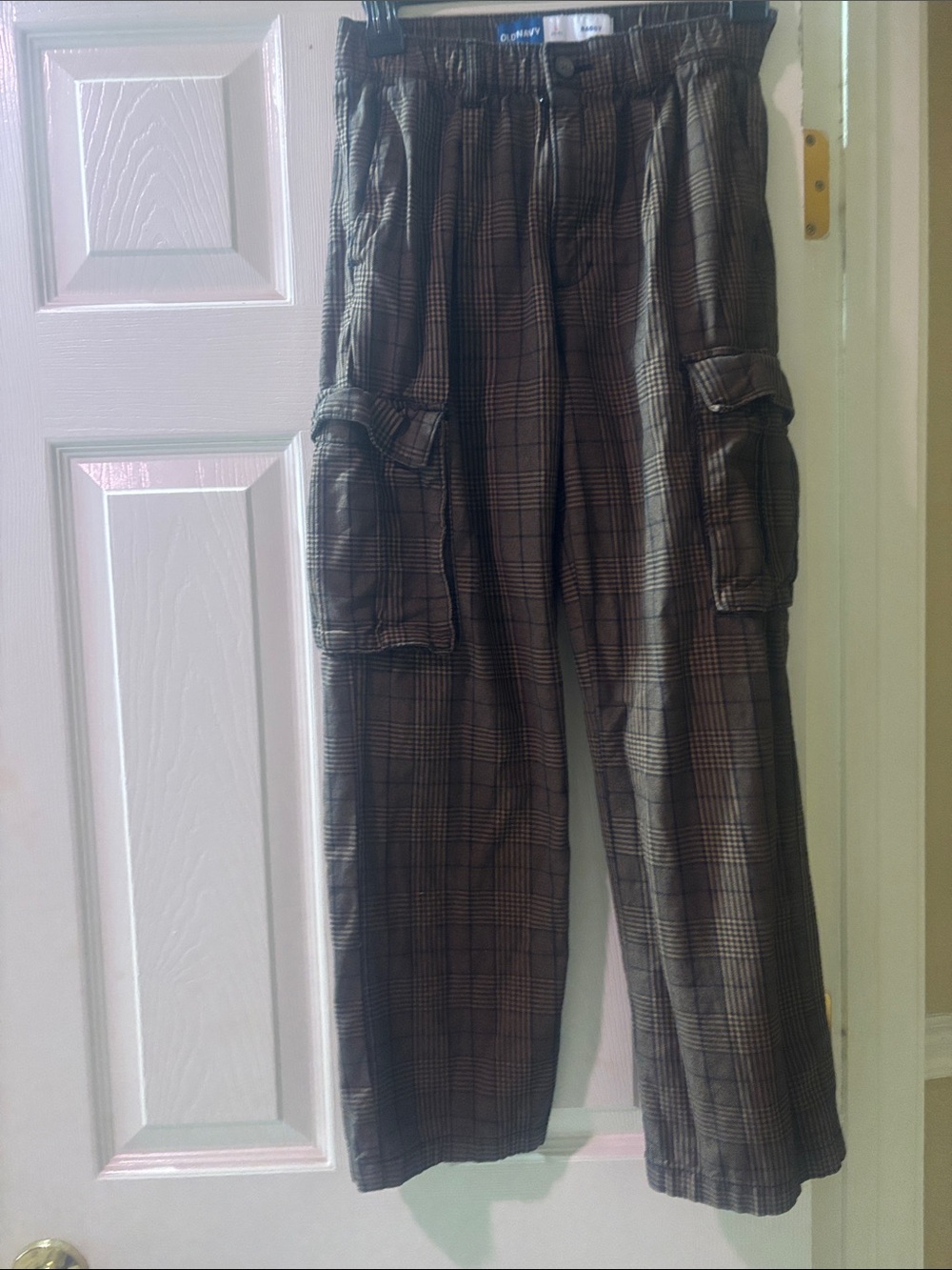 Old Navy Brown Plaid Cargo Pants